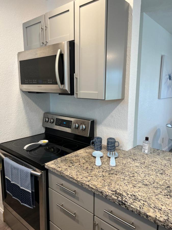 Hostal Beach Vacation Mode Bradenton Exterior photo